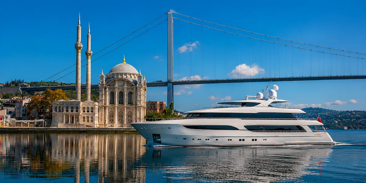 Private yacht cruising the Bosphorus for Burdock Hotel guests